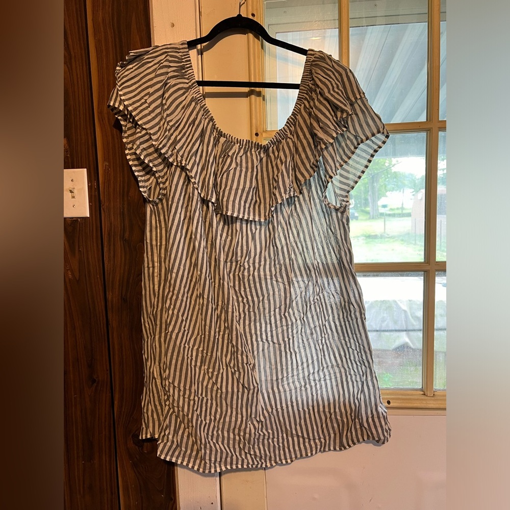 Gap Off the Shoulder blue&white striped dress